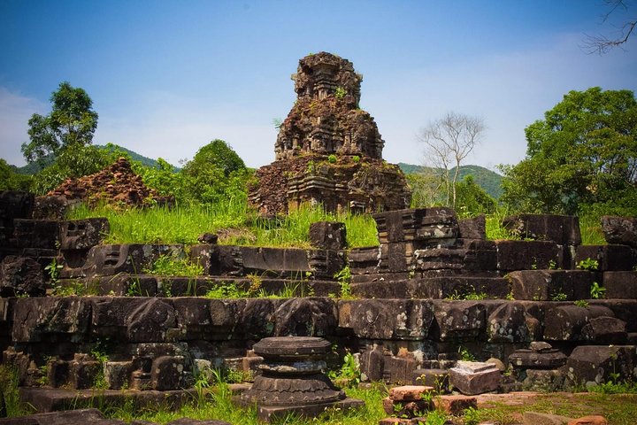 My Son Sanctuary from Hoi An with Thu Bon River Cruise