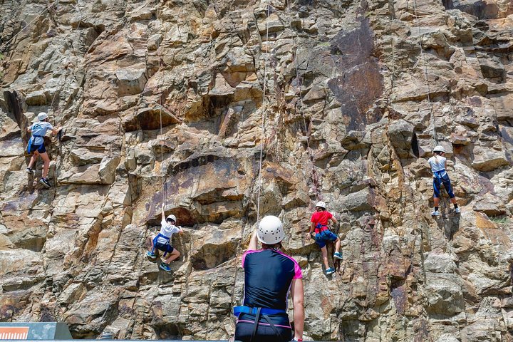 Rock Climbing At The Kangaroo Point Cliffs In Brisbane, Brisbane