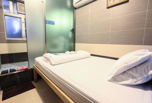 KK HOTEL -Hostel RECEPTION 10TH FLOOR BLOCK D CHUNG KING MANSION 40NATHAN ROAD TSIM SHA TSUI