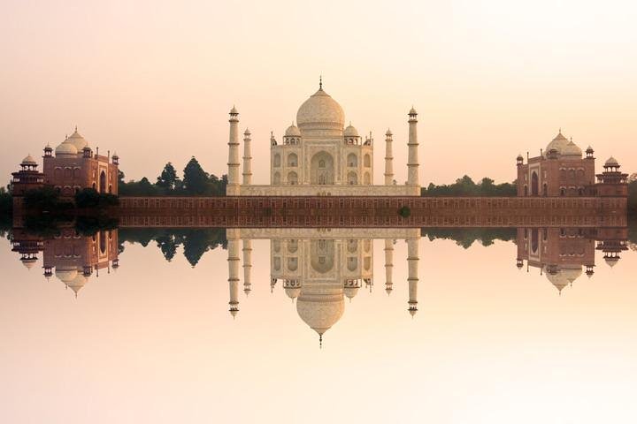 Private Taj Mahal at Sunrise and Agra Day Tour from Delhi