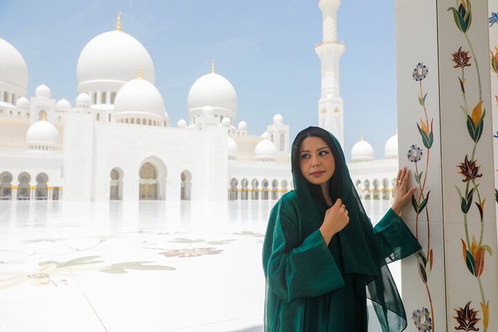 From Dubai To Abu Dhabi: Royal Palace, Grand Mosque &Etihad Tower