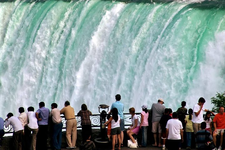 Luxury Niagara Falls Day Trip From Toronto With Cruise And Lunch, Toronto